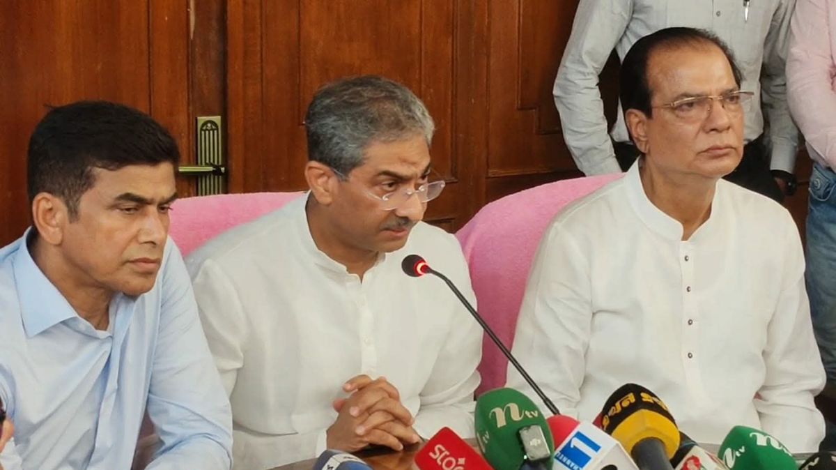 লালমনিরহাটে তিন মন্ত্রীর ব্যারাজ ও ভাঙনকবলিত এলাকা পরিদর্শন