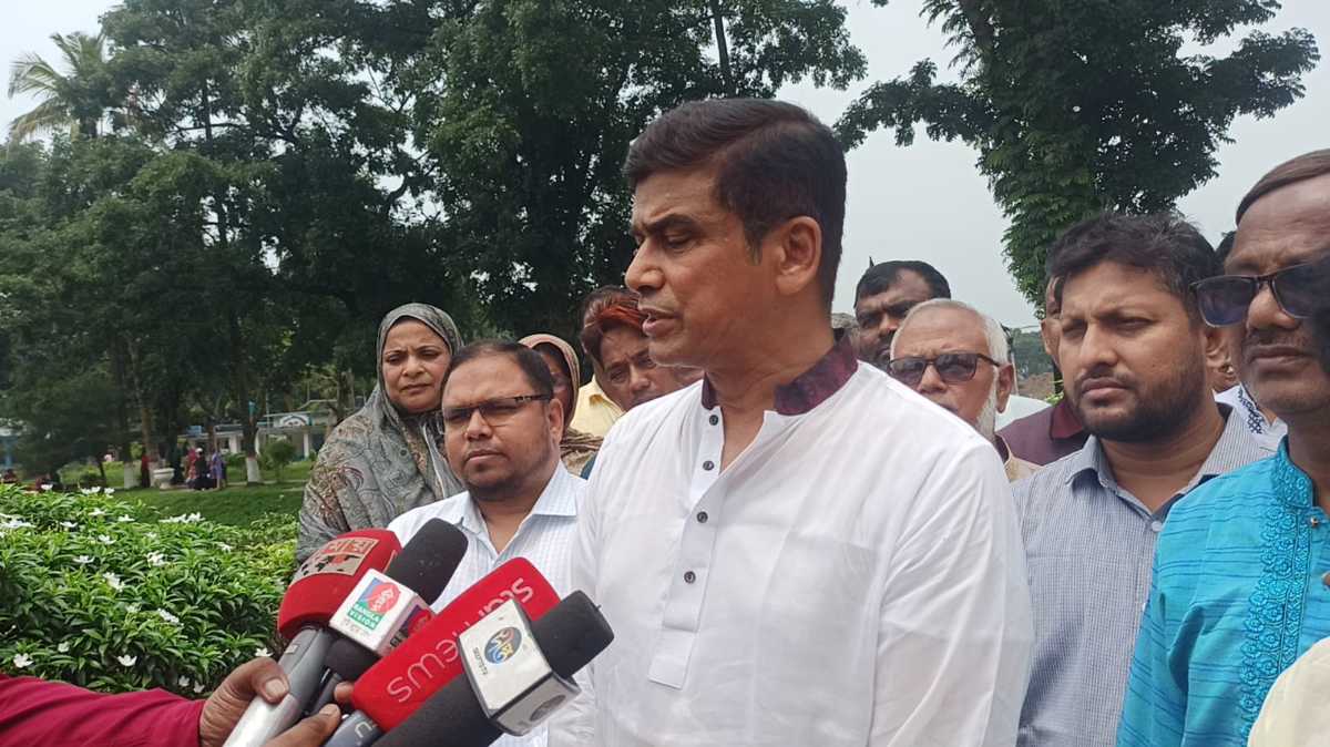প্রতি বছর বাজেটের পরে দ্রব্যমূল্য বাড়লেও এবার বাড়েনি, এটাই তারেক রহমানের সরকার: প্রতিমন্ত্রী ফরহাদ হোসেন আজাদ