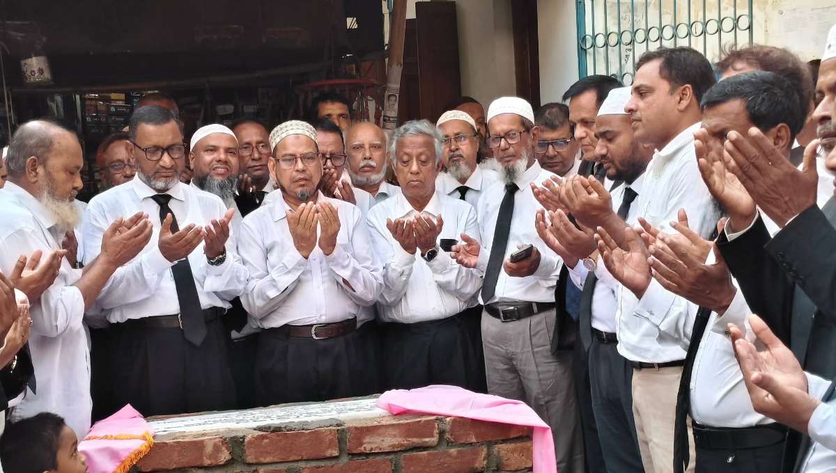 দিনাজপুর আইনজীবী সমিতির ডিজিটাল ওকালতনামা ও জামিননামা কাউন্টারের ভিত্তিপ্রস্তর স্থাপনের উদ্বোধন
