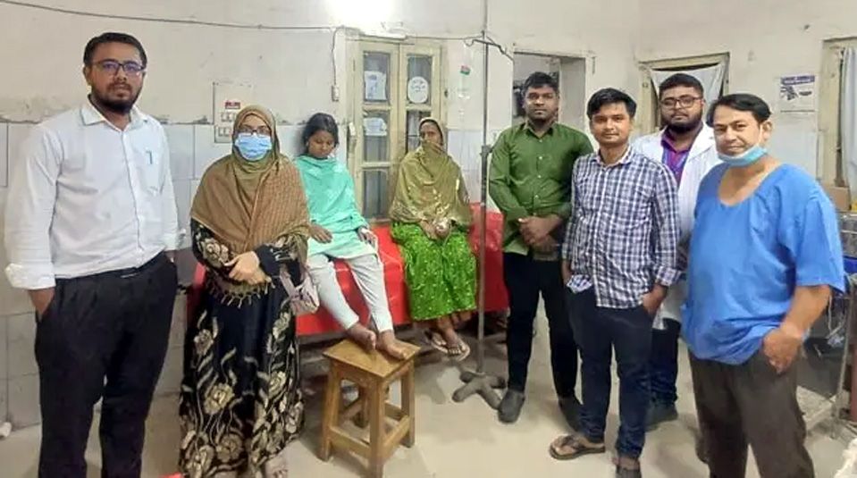 সাপে কাটা চিকিৎসায় দৃষ্টান্ত্ম গড়লো বোচাগঞ্জ হাসপাতাল