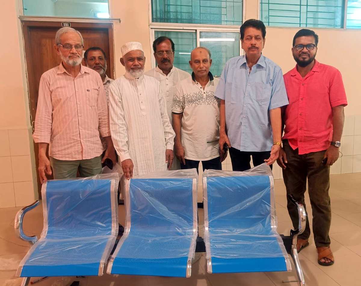 জিয়া হার্ট ফাউন্ডেশন হাসপাতালের ভর্তিকৃত রোগীরস্বজনদের বসার জন্য আরও চেয়ারসেট প্রদান