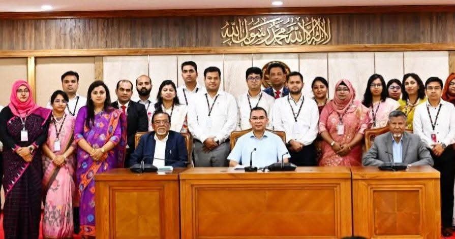 বিরলের সমস্যা ও সম্ভাবনা প্রধানমন্ত্রীর সামনে তুলে ধরলেন ইউএনও মো. রেজাউল ইসলাম।।