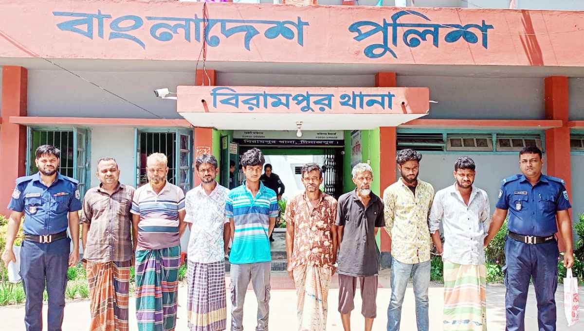 বিরামপুরে ১৯ মামলার আসামি  ‘শিয়ালু’সহ গ্রেপ্তার ৮