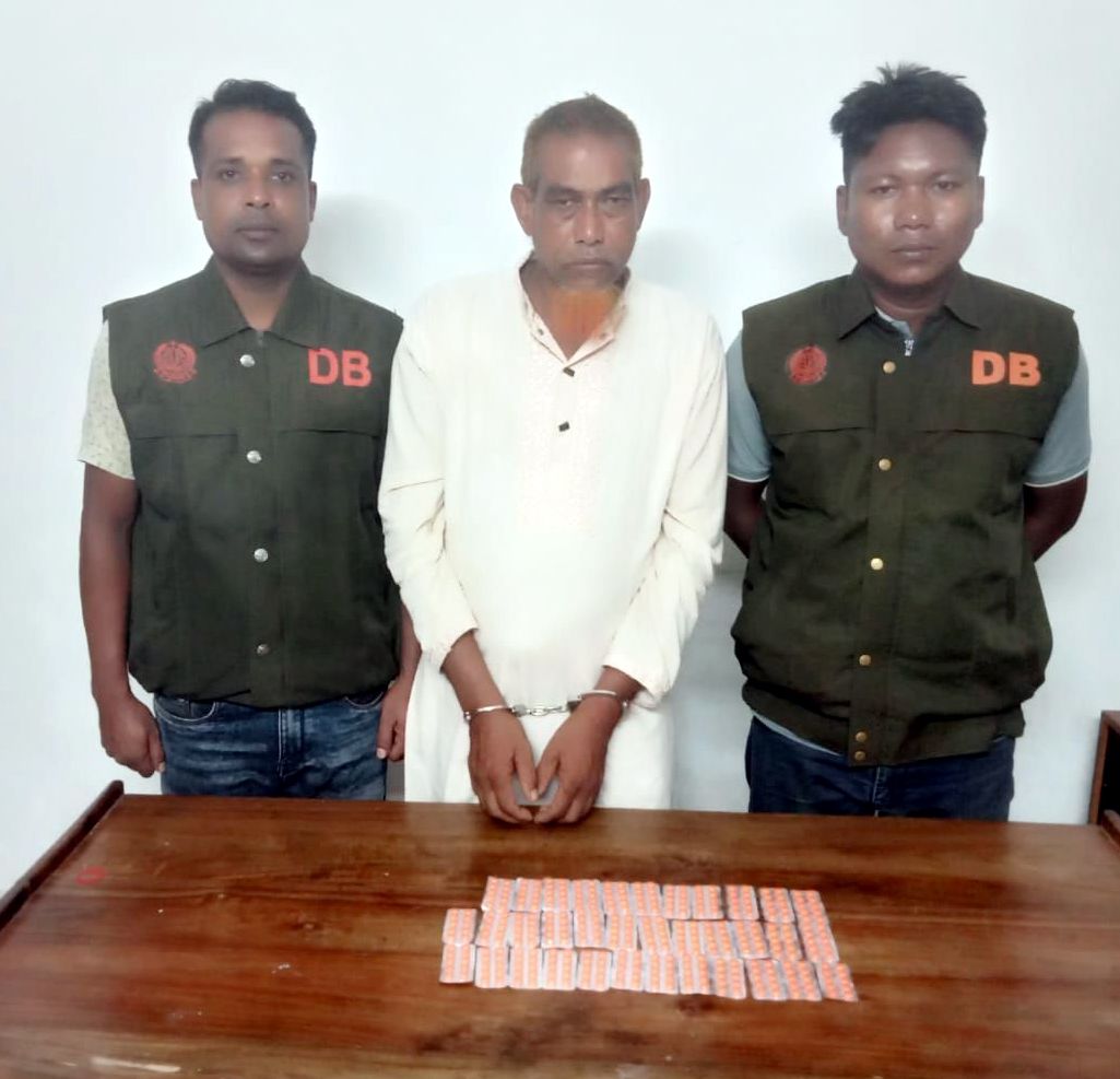 নবাবগঞ্জে ট্যাপেন্টাডল ট্যাবলেটসহ একজন আটক