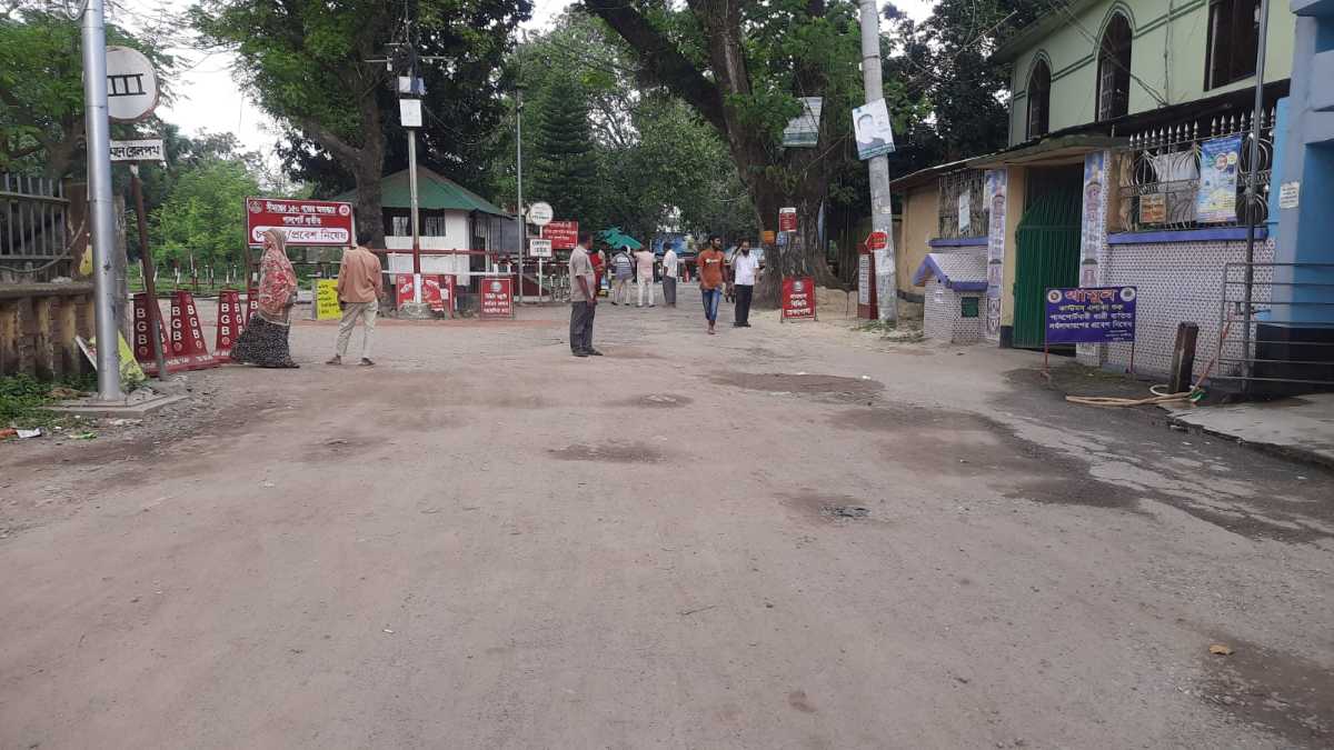 ভারতে স্বাধীনতা  দিবস উপলক্ষে হিলি স্থলবন্দর দিয়ে পণ্য আমদানি-রপ্তারি বন্ধ
