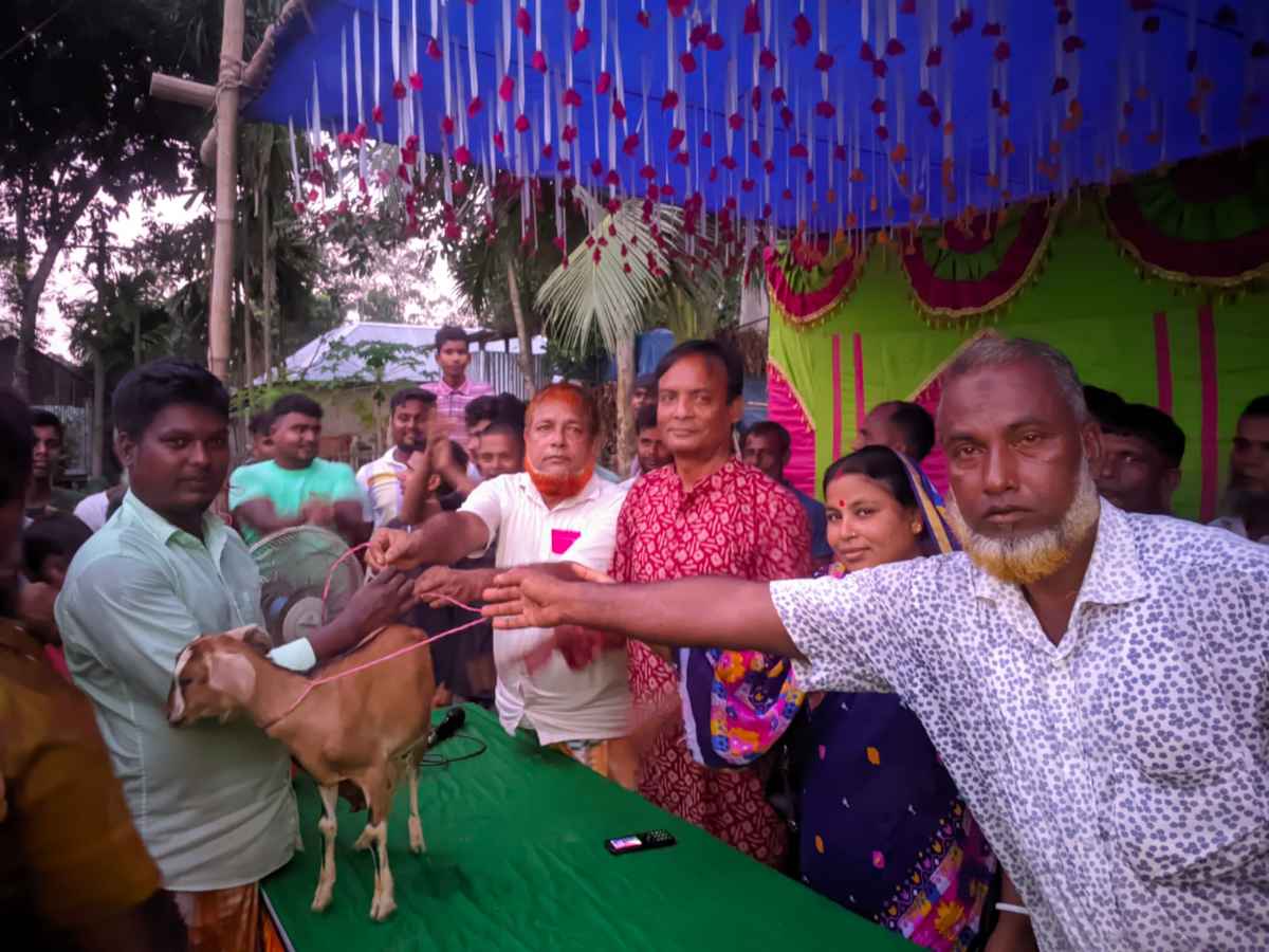 কাহারোলে উত্তর কমলপুরে ঐতিহ্যবাহী ‘পাতা খেলা’ অনুষ্ঠিত