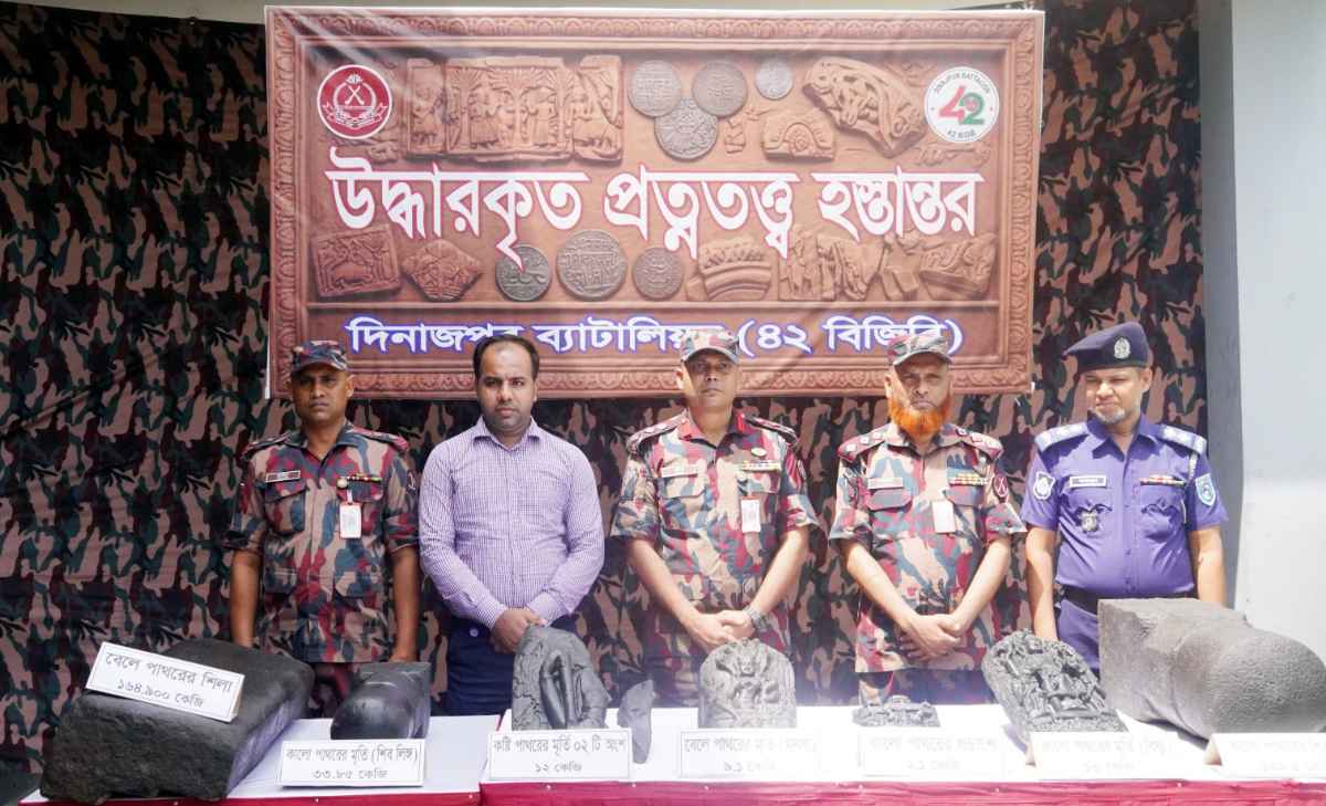 বিভিন্ন সময়ে দিনাজপুরে উদ্ধারকৃত ৭ প্রাচীন পুরাকীর্তি হস্ত্মান্ত্মর