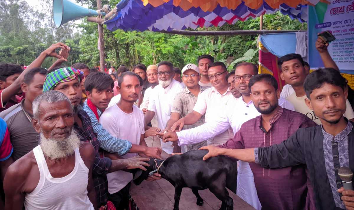 বীরগঞ্জে গ্রামবাংলার ঐতিহ্যবাহী পাতা খেলা