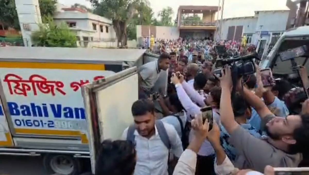 বেনাপোল দিয়ে দেশে এলো কলকাতা অগ্নিকাণ্ডে নিহত পাঁচ বাংলাদেশির মরদেহ