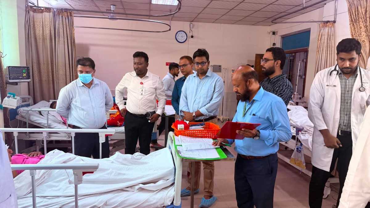 দিনাজপুর জিয়া হার্ট ফাউন্ডেশন পরিদর্শন করেছেন যুগ্ম সচিব রফিকুল ইসলাম