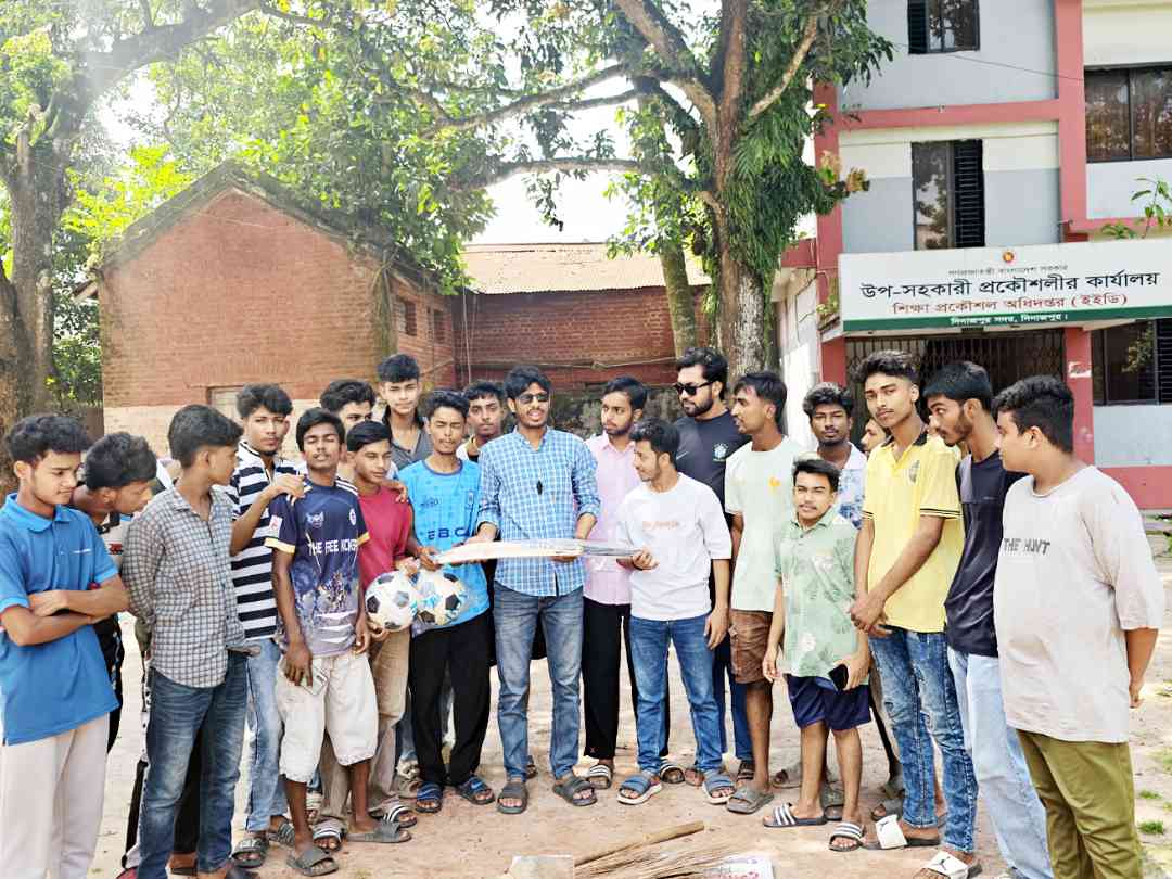 বিএনপির প্রতিষ্ঠাবার্ষিকীতে পরিচ্ছন্নতা অভিযান, কিশোরদের মাঝে ক্রীড়া সামগ্রী বিতরণ