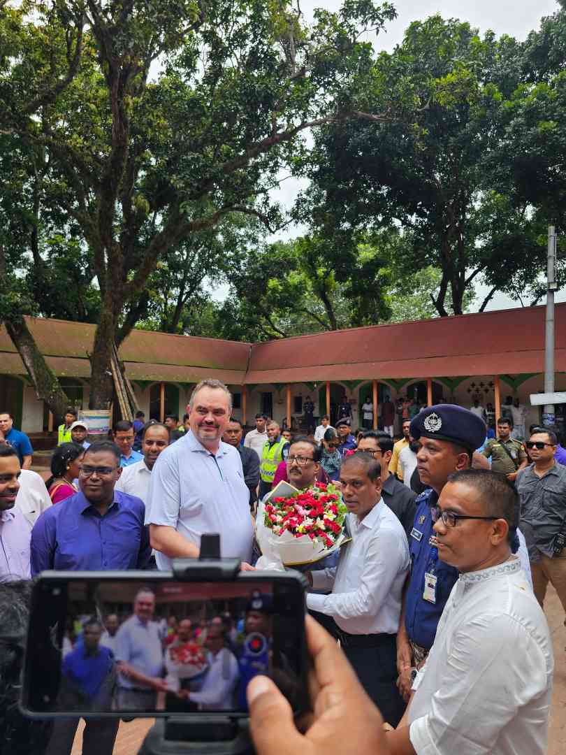 আমাদের প্রত্যাশা বাংলাদেশ ও যুক্তরাষ্ট্রের মধ্যকার  বন্ধুত্ব ও সংস্কৃতি বন্ধনকে আরো সুদৃঢ় করবে-মার্কিন রাষ্ট্রদূত 
