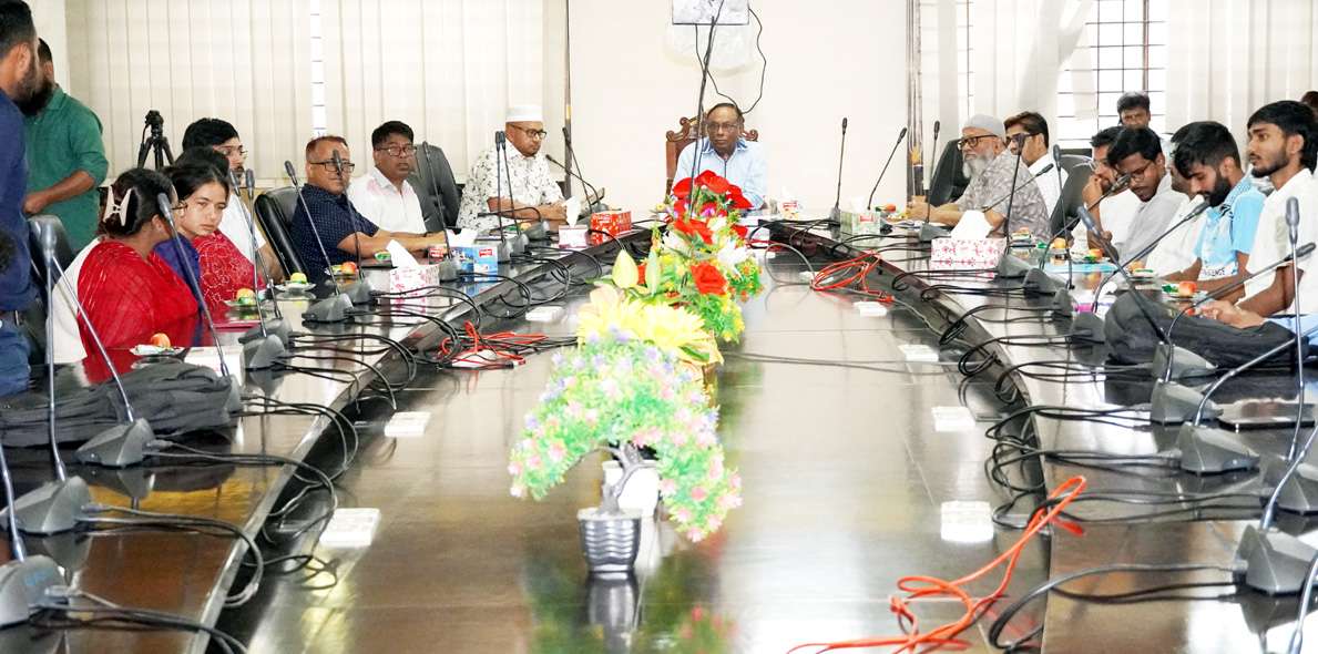 হাবিপ্রবি’র নেপালী শিক্ষার্থীদের সাথে ভাইস-চ্যান্সেলর প্রফেসর ড. মো. এনামউল্যা’র মতবিনিময়