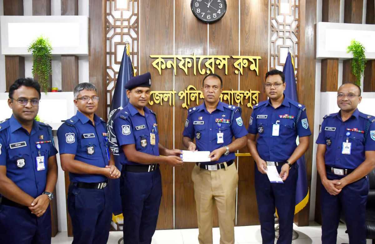 বীরগঞ্জ থানার তিন পুলিশ কর্মকর্তা পেলেন শ্রেষ্ঠত্বের পুরস্কার