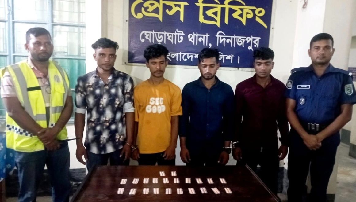 দিনমজুরের ছদ্মবেশে মাদক পাচার ২২০ পিস টাপেন্টাডলসহ গ্রেপ্তার ৪