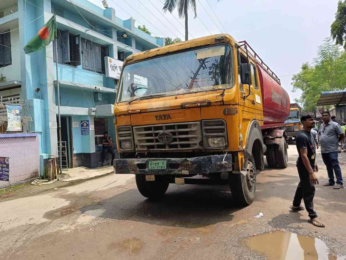 পাঁচ দিন পর হিলি বন্দর দিয়ে আমদানি-রফতানি শুরু
