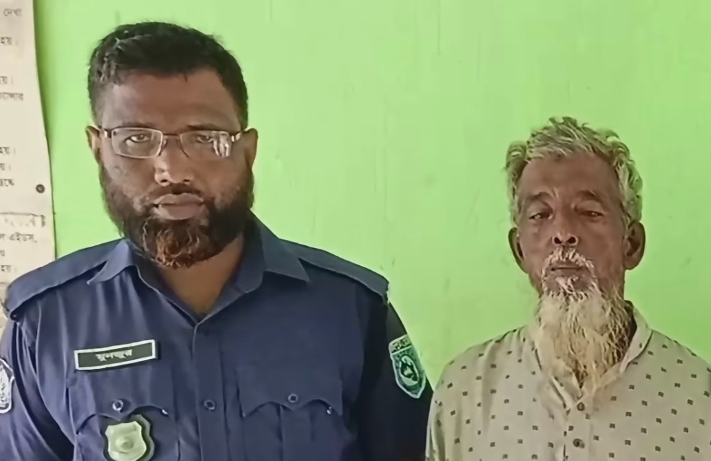 বিরলে এক বুদ্ধি প্রতিবন্ধী যুবকের স্ত্রীকে ভয়ভীতি দেখিয়ে ধর্ষণের অভিযোগে শ্বশুর আব্দুস সাত্তারকে গ্রেপ্তার করেছে পুলিশ।