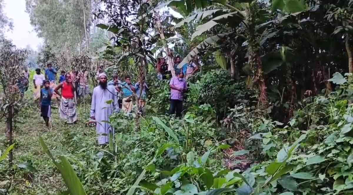 বদরগঞ্জে অজ্ঞাত যুবকের অর্ধগলিত লাশ উদ্ধার