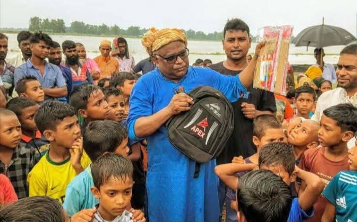 কুড়িগ্রাম সীমান্ত ঘেঁষা চরে খুদে শিক্ষার্থীদের পাশে ঢাবি পরিসংখ্যান-৮৮