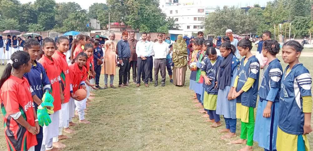 শিক্ষার্থীদের মেধা ও মানসিক বিকাশে প্রাতিষ্ঠানিক শিক্ষার পাশাপাশি নিয়মিত খেলাধুলা ও শারীরিক কসরত অত্যন্ত জরুরি- বিরল উপজেলা নির্বাহী অফিসার মো: রেজাউল ইসলাম।। 