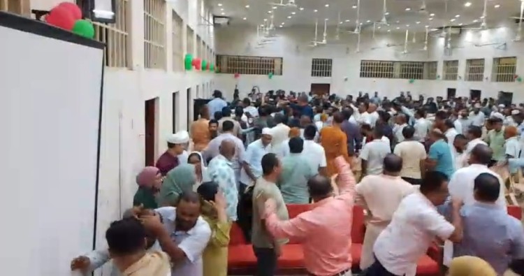 লালমনিরহাটে বিএনপির দুই গ্রুপের হাতাহাতির ঘটনা ঘটেছে
