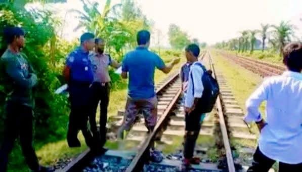 পার্বতীপুরে ট্রেনে কাটা পড়ে মৃত্যু