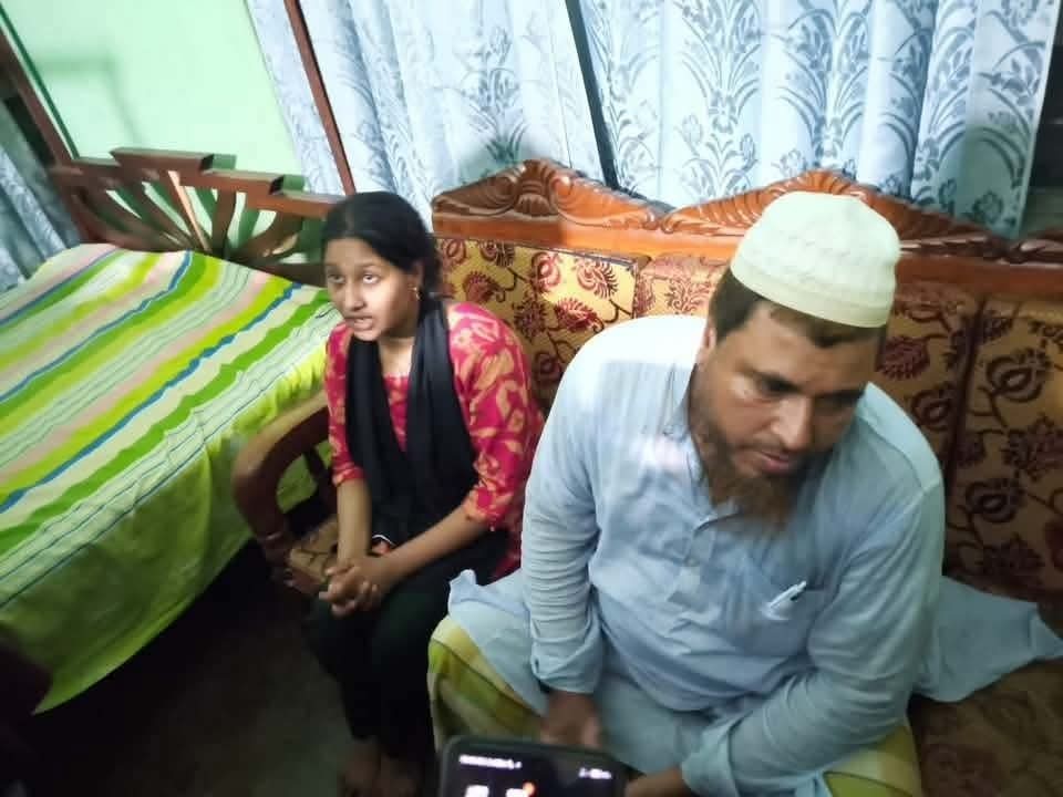 অনৈতিক কাজের সময় নারী সহ আটক ওলামা দল নেতা