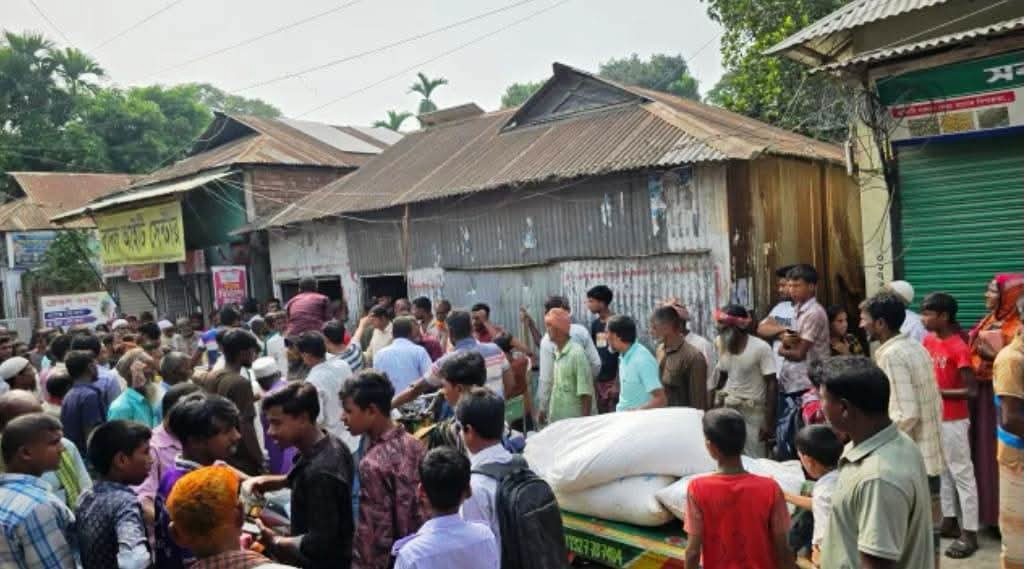 কুড়িগ্রামে আবারও সারের জন্য কৃষকদের বিক্ষোভ