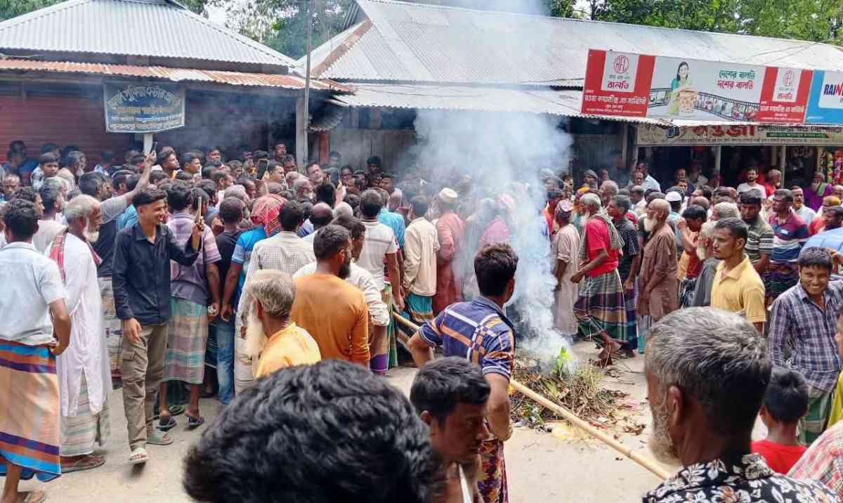 কুড়িগ্রামে সারের দাবিতে ফের কৃষকদের সড়ক অবরোধ
