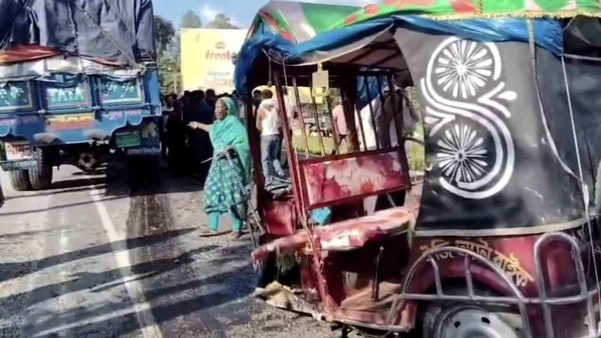 ঠাকুরগাঁওয়ে ট্রাক-অটোরিকশার সংঘর্ষে তরুণী নিহত