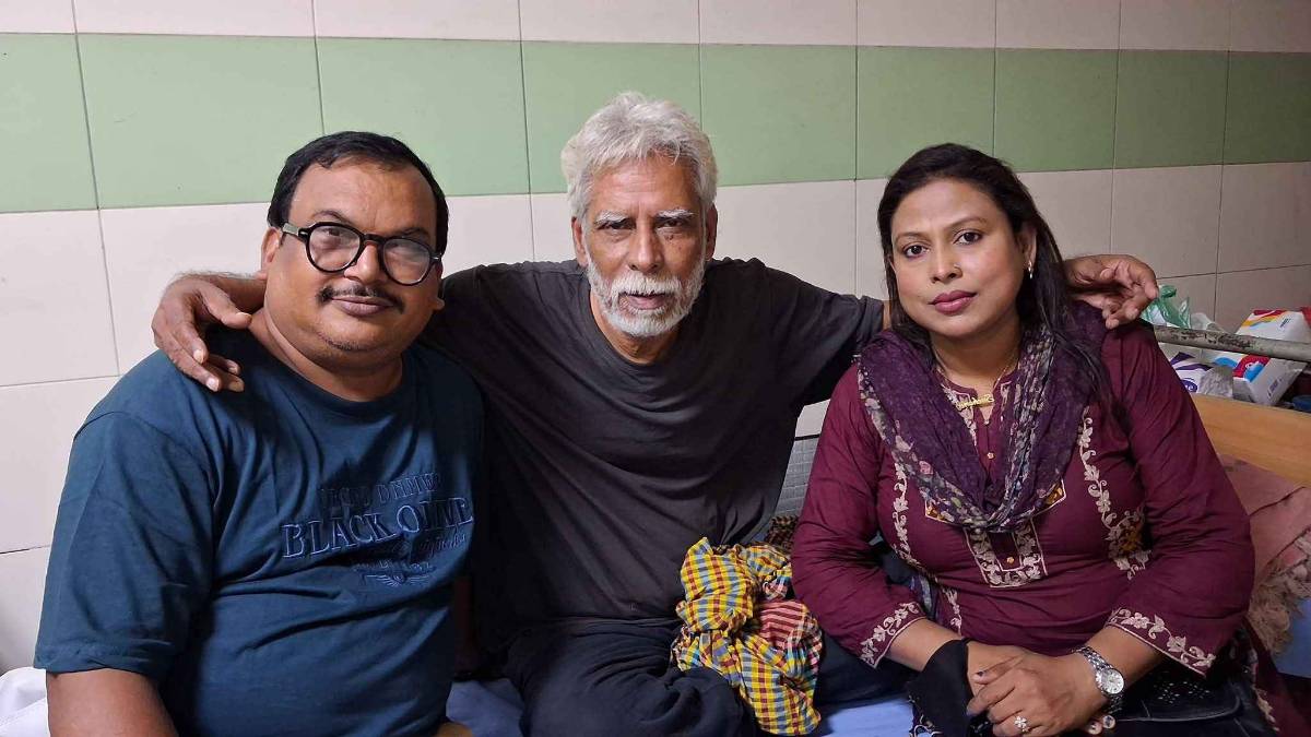 অভিনেতা রিফাতকে দেখতে ঢাকা মেডিকেলে অভিনয়শিল্পী সংঘের প্রতিনিধিরা