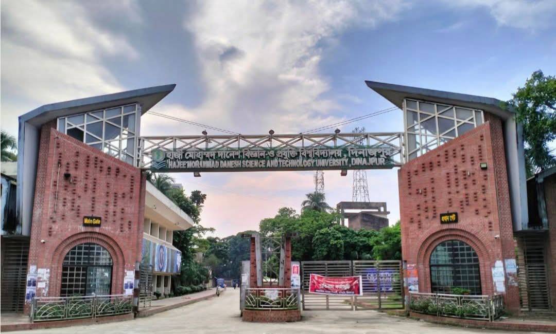 হাবিপ্রবি শিক্ষার্থীর ঝুলন্ত মরদেহ উদ্ধার