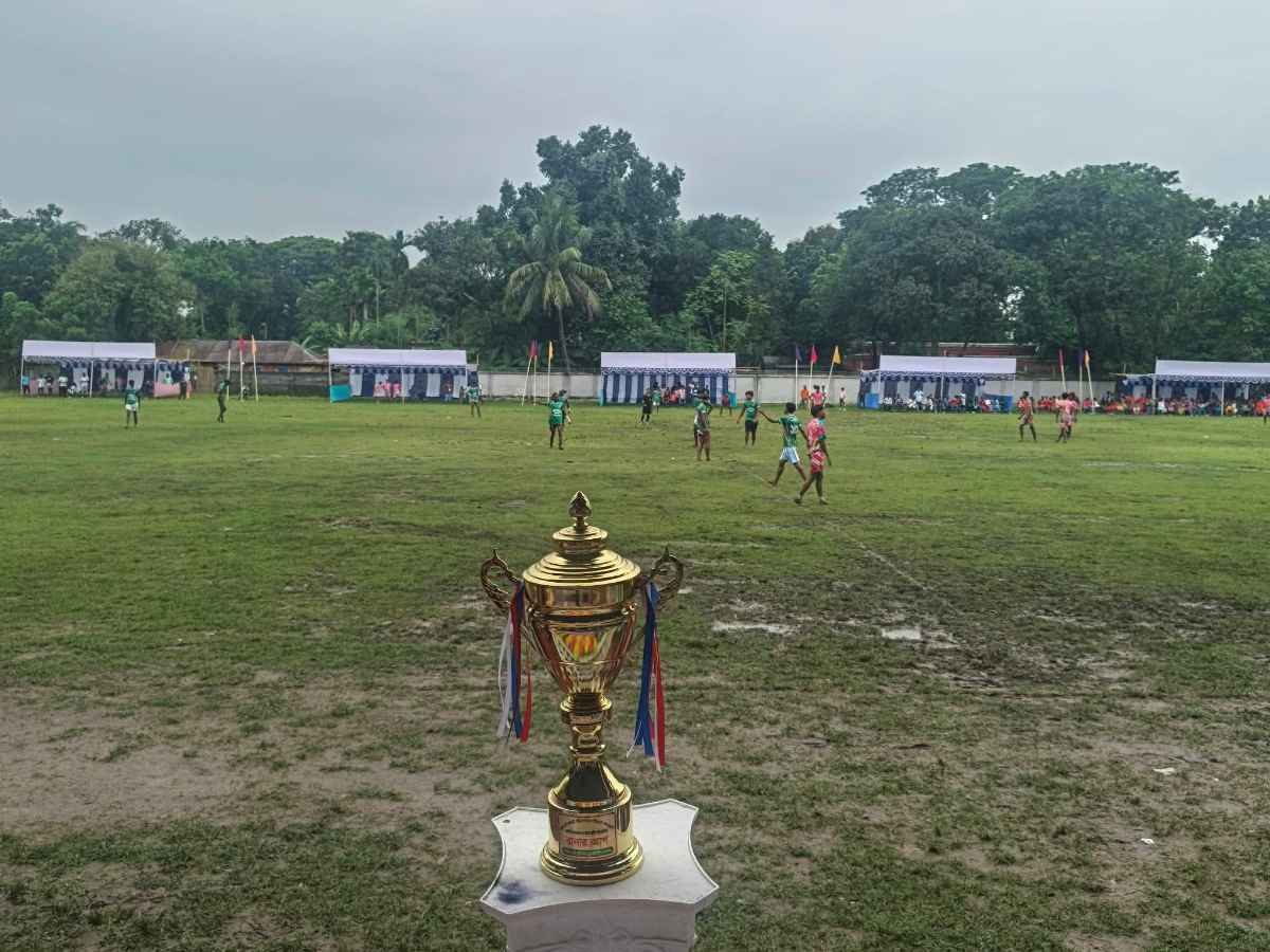 ‎লালমনিরহাটে স্বর্গীয় লাইচি বাসঁফোর ও রানা স্মৃতি ওয়ানডে ফুটবল টুর্নামেন্ট