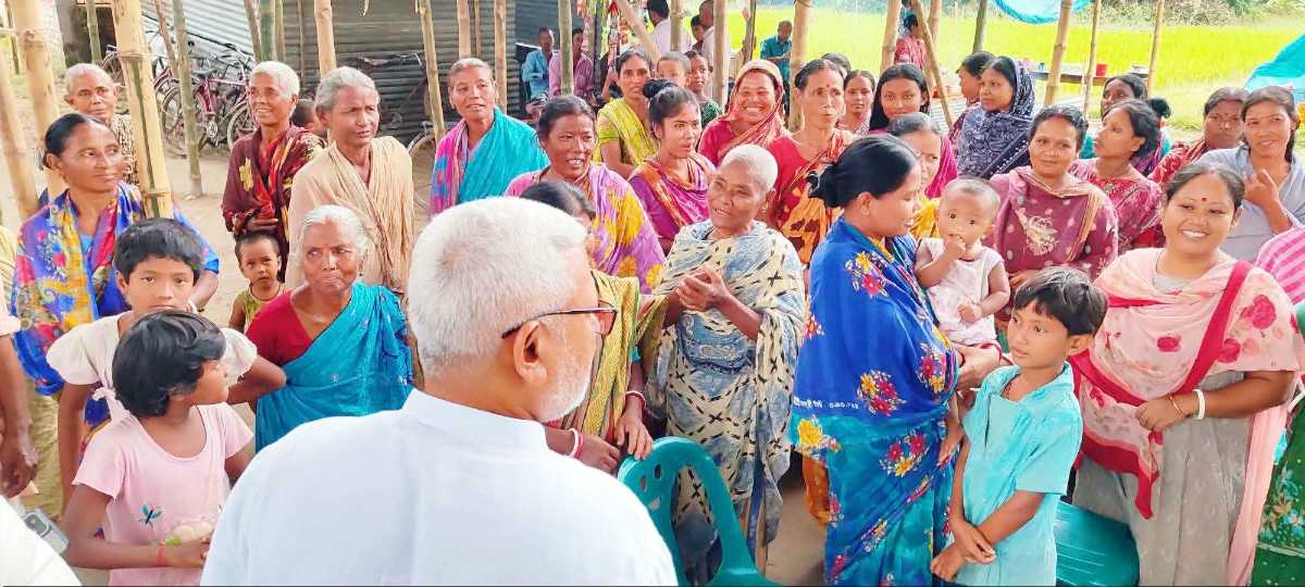বীরগঞ্জ-কাহারোলে দুর্গাপূজার প্রস্তুতি পরিদর্শনে এমপি মনজুরুল ইসলাম