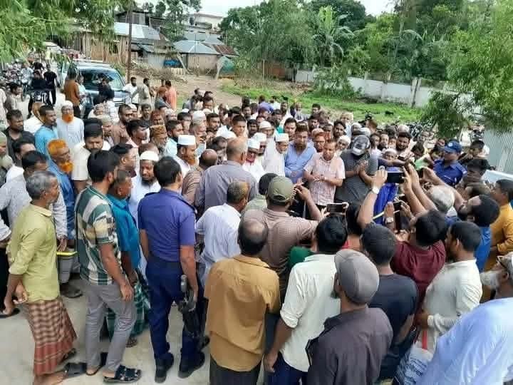 বদরগঞ্জে পৌরশহরে মরা তিস্তানদীর ব্রিজটিশুভ উদ্বোধন করেন সংসদ সদস্য এটিএম আজারুল ইসলাম