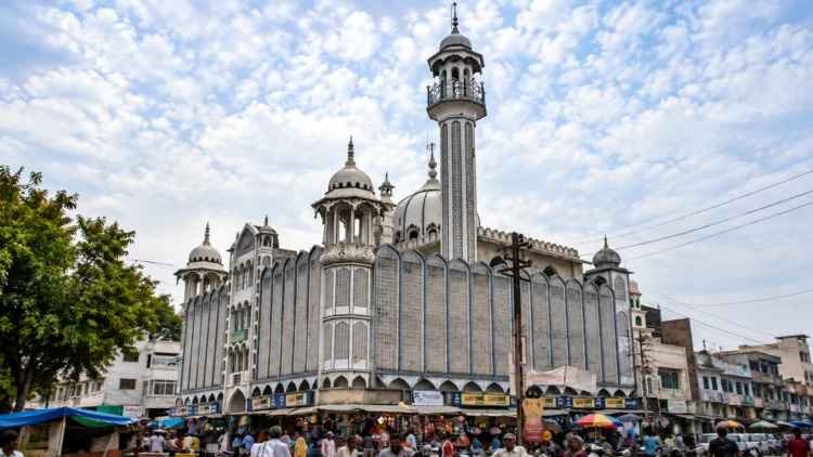 ৬০০ বছরের পুরনো মসজিদ ভাঙা নিয়ে ভারতে পুলিশের সঙ্গে সংঘর্ষ