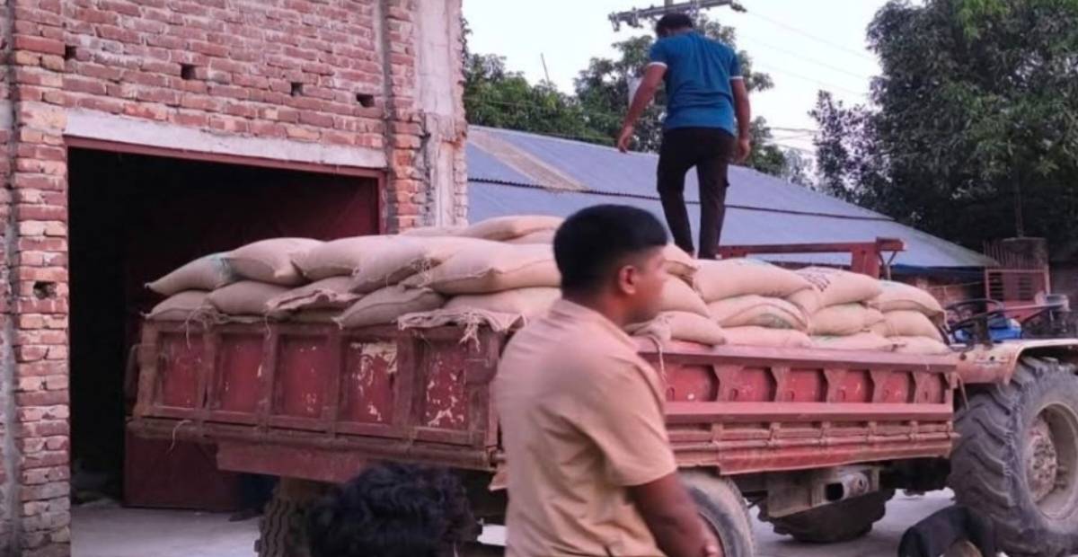 ঘোড়াঘাটে খাদ্যবান্ধব কর্মসূচির ১২০ বস্তা চাল জব্দ