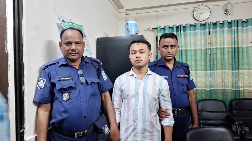 পীরগঞ্জে ভোটার হতে এসে রোহিঙ্গা সন্দেহে এক যুবককে আটক