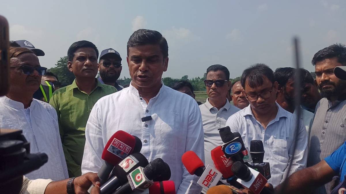 যারা চক্রান্ত করছে তাদের বিরুদ্ধে সজাগ থাকতে হবে - পঞ্চগড়ে পানি সম্পদ প্রতিমন্ত্রী ফরহাদ হোসেন আজাদ 