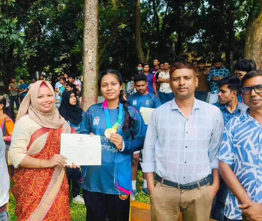রংপুর বিভাগীয় পর্যায়ে মহিলা ভলিবলে চ্যাম্পিয়ন দিনাজপুর সরকারি কলেজ।