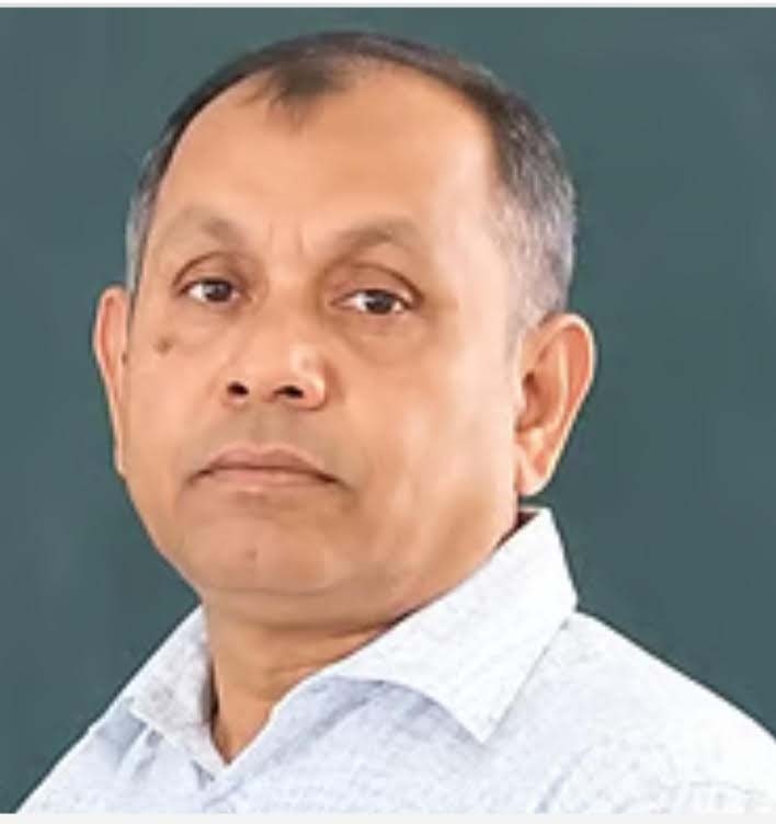 বিশ্ব শিক্ষক দিবসে ফুলেল শুভেচছা গ্রহণ করে মৃত্যুর কোলে ঢলে পড়লেন প্রধান শিক্ষক