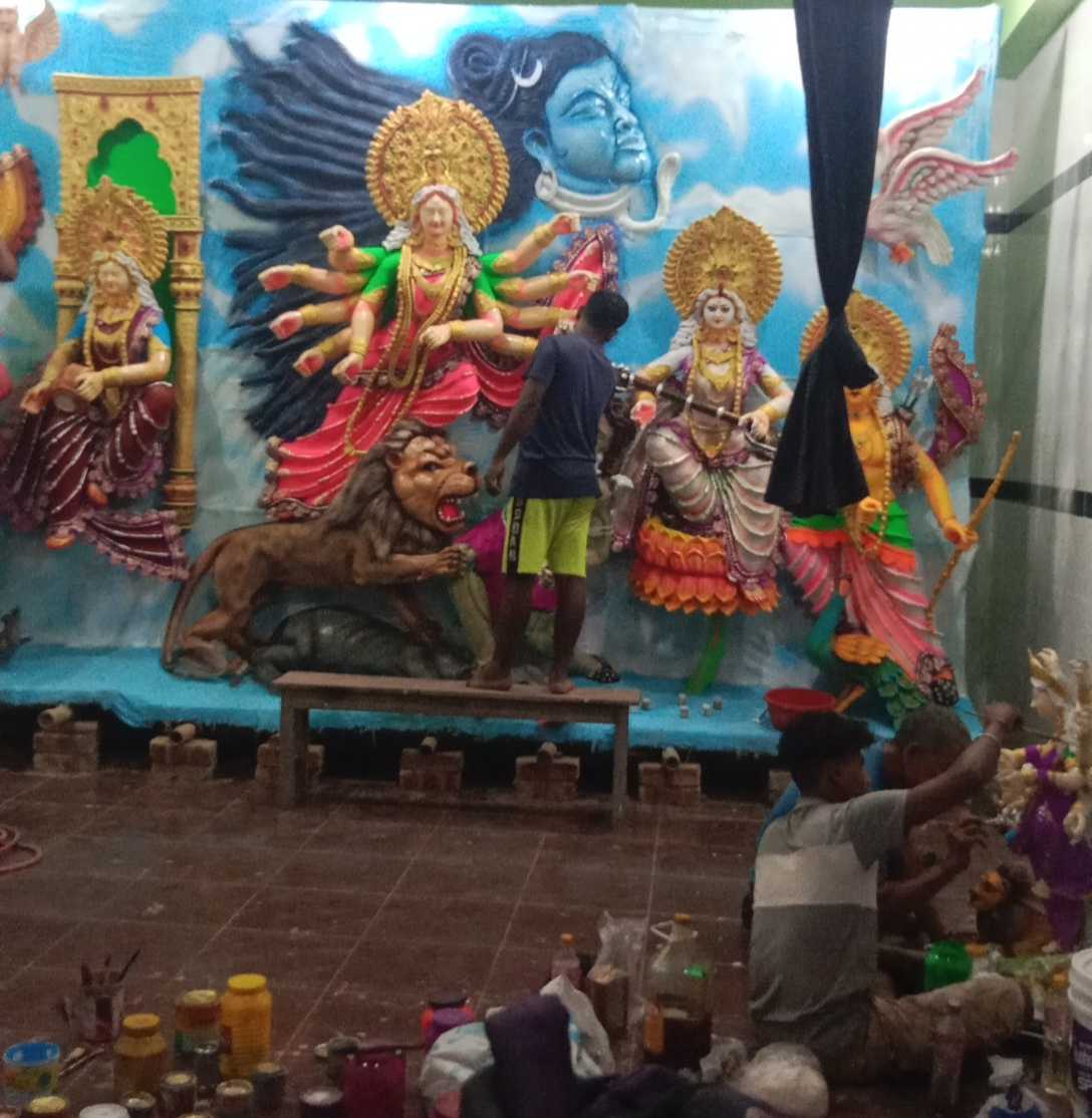 বীরগঞ্জে ১৬৬ মণ্ডপে শারদীয় দুর্গোৎসবের প্রস্তুতি