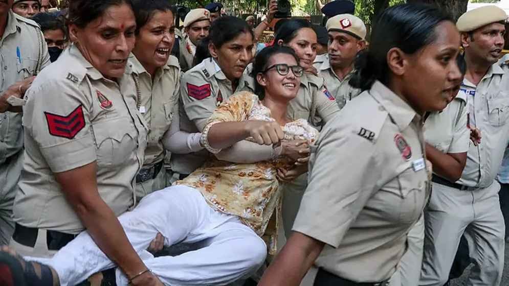 ভারতে আন্দোলনে আলোচনায় ইন্ডিয়া স্টুডেন্টস অ্যাসোসিয়েশন বা আইসার সভাপতি নেহা বোরা।