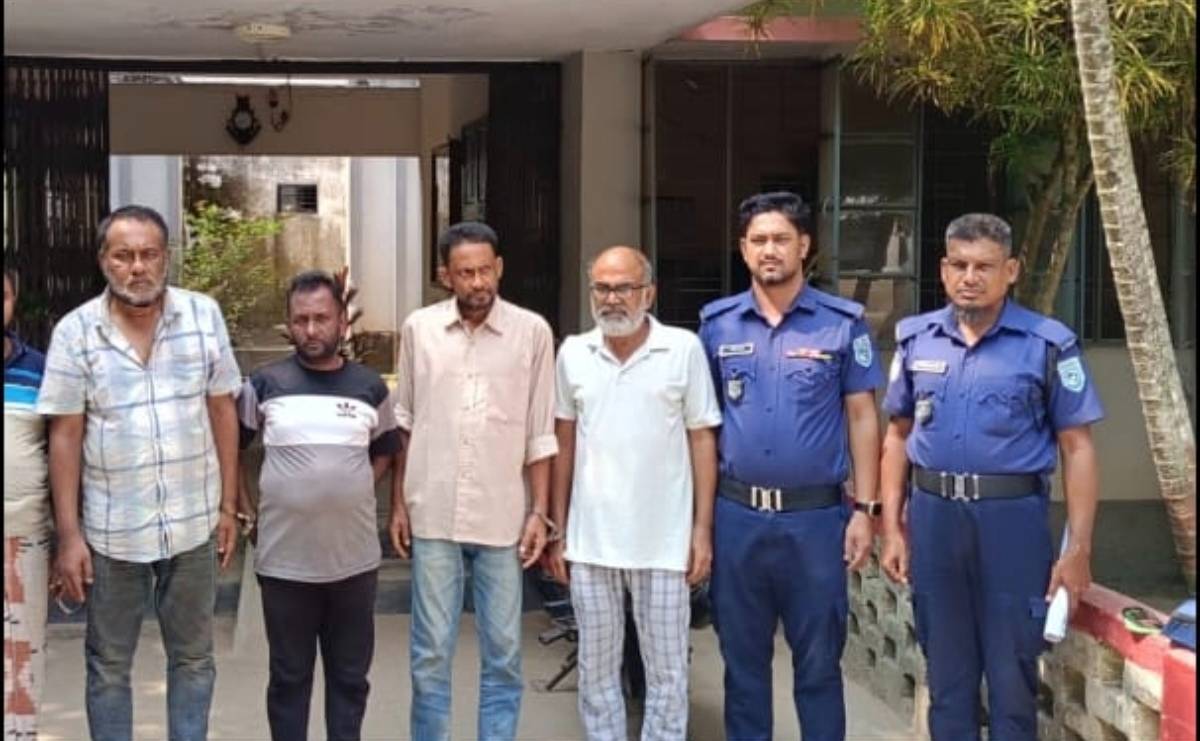 ঘোড়াঘাটে জুয়ার আসর থেকে ৪ জন আটক, ৭ দিনের কারাদণ্ড