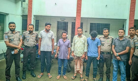 রংপুরে ৯টি চুরি হওয়া মোটরসাইকেলসহ গ্রেফতার ৪