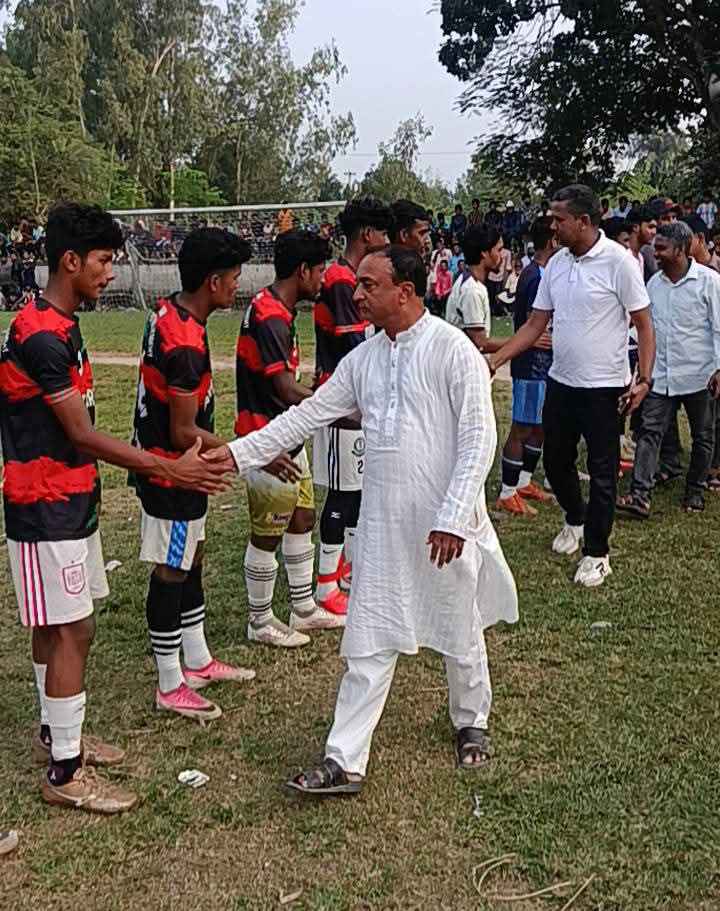 জিয়া স্মৃতি ফুটবল টুর্নামেন্টের চতুর্থ কোয়ার্টার ফাইনাল অনুষ্ঠিত, ৩-০ গোলে জয়ী পার্বতীপুর