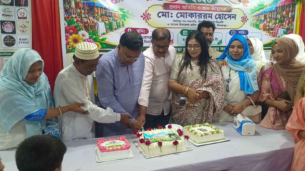 দিনাজপুরে শুরু হয়েছে নারী উদ্যোক্তাদের ‘শরৎ মেলা'