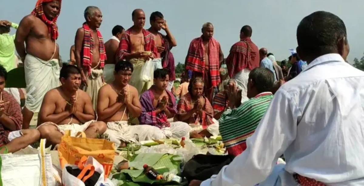 পঞ্চগড়ে মহালয়া পূজা-অর্চনায় পুণ্যার্থীদের ঢল