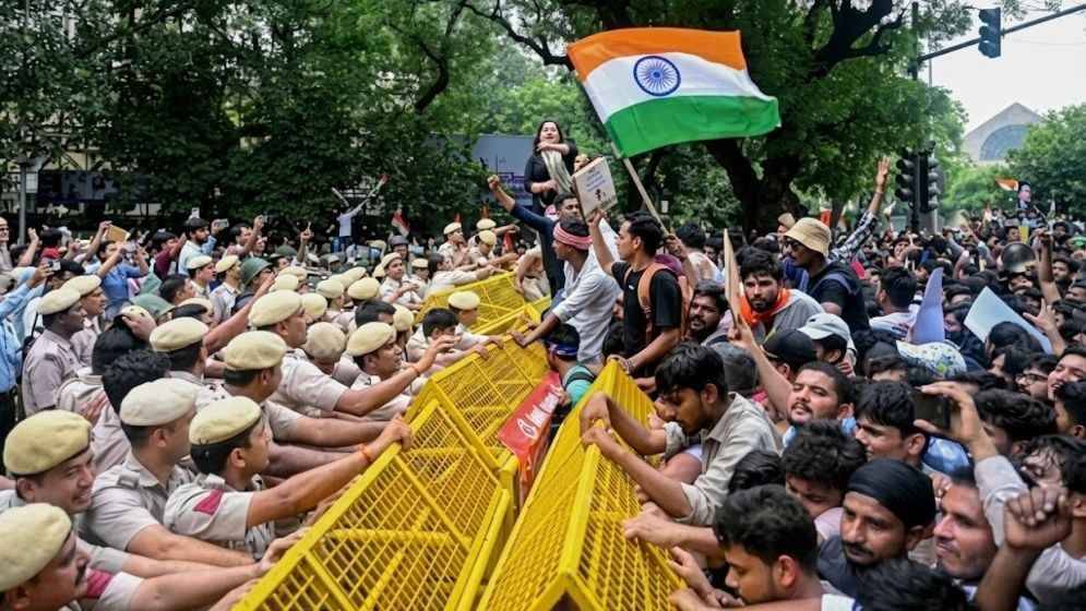 ‘নরেন্দ্র মোদি পতনের দ্বারপ্রান্তে’