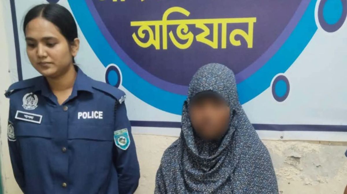 কুড়িগ্রামে অভিনব কায়দায় গাঁজা পাচারকালে নারী গ্রেফতার